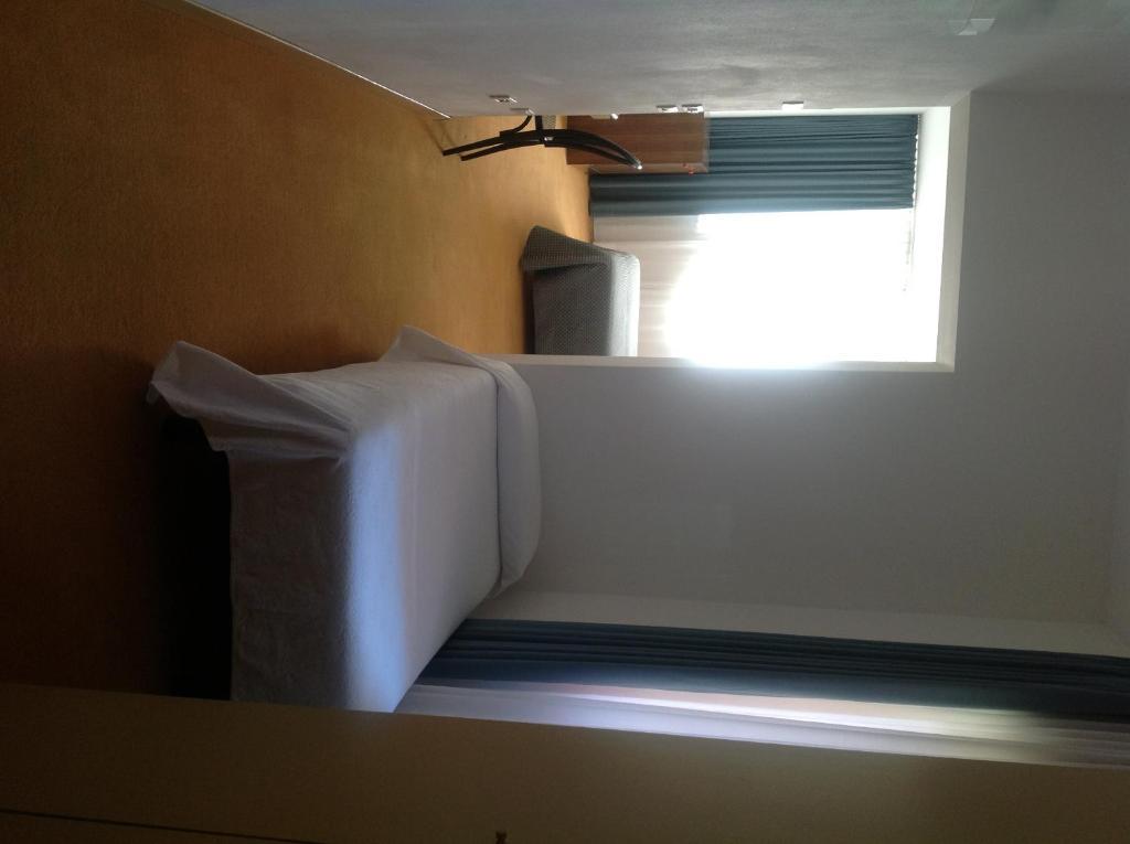 Albergo Al Caminetto Torbole Sul Garda Rum bild